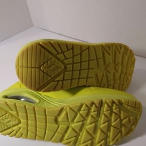 New without tags. Skechers UNO sneakers